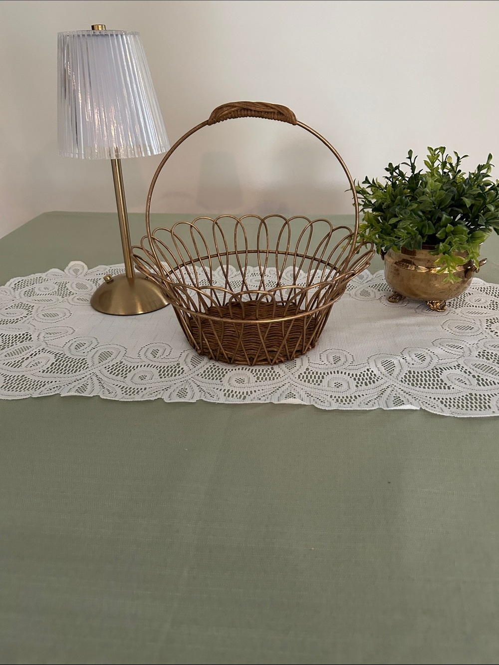 Vtg Brass and Wicker Basket. H 10 in Diameter 10 in. Beautiful